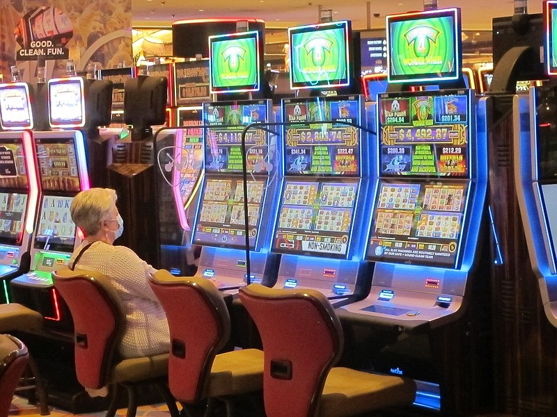 How is an Online Slot Similar to a Land-Based Slot Casino? - Absolut Casino